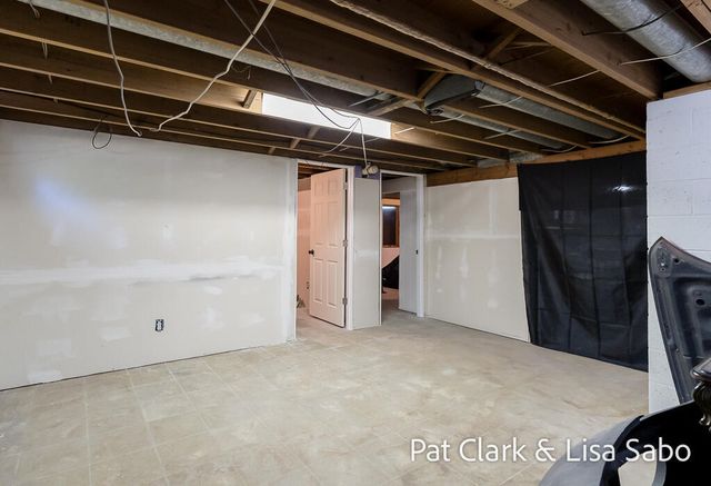 1297 Joslyn Road, Muskegon, MI 49445