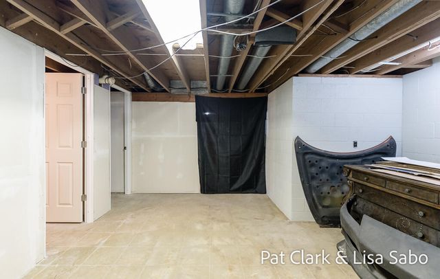 1297 Joslyn Road, Muskegon, MI 49445