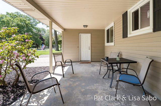 1297 Joslyn Road, Muskegon, MI 49445