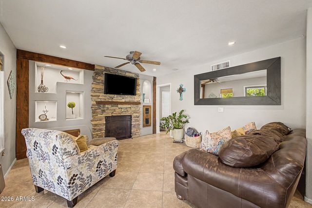 3330 E FORD Avenue, Gilbert, AZ 85234