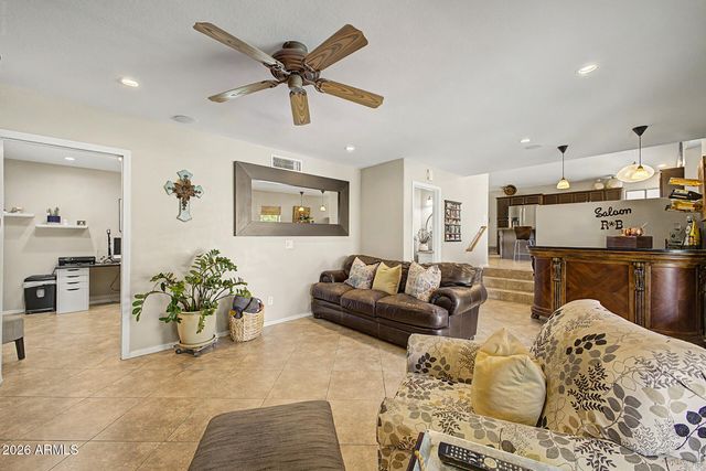 3330 E FORD Avenue, Gilbert, AZ 85234