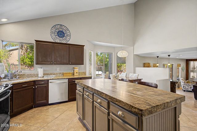 3330 E FORD Avenue, Gilbert, AZ 85234