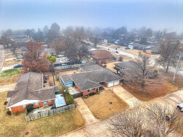 10505 Lyndon Road, The Village, OK 73120