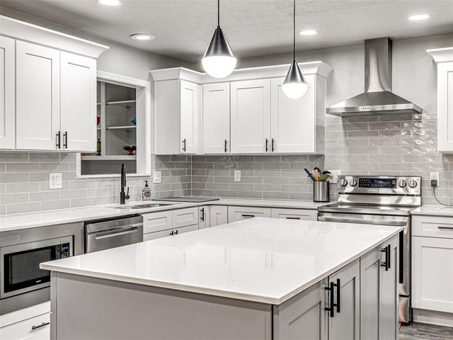 10505 Lyndon Road, The Village, OK 73120