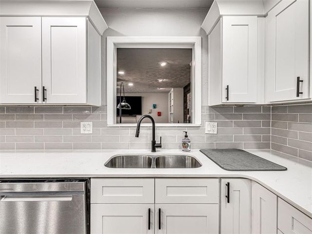 10505 Lyndon Road, The Village, OK 73120