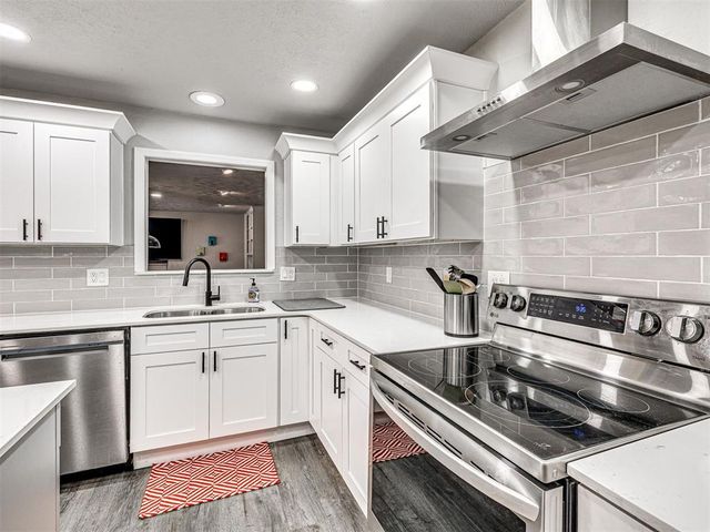 10505 Lyndon Road, The Village, OK 73120