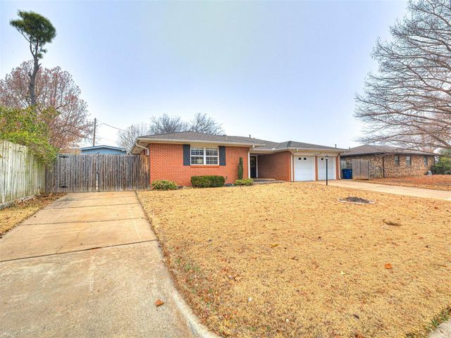 10505 Lyndon Road, The Village, OK 73120
