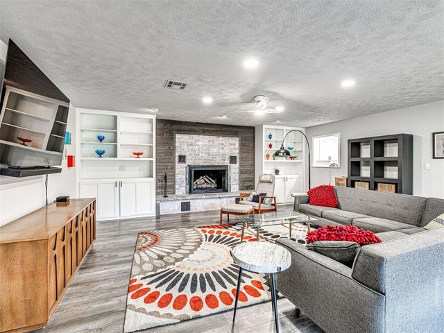 10505 Lyndon Road, The Village, OK 73120