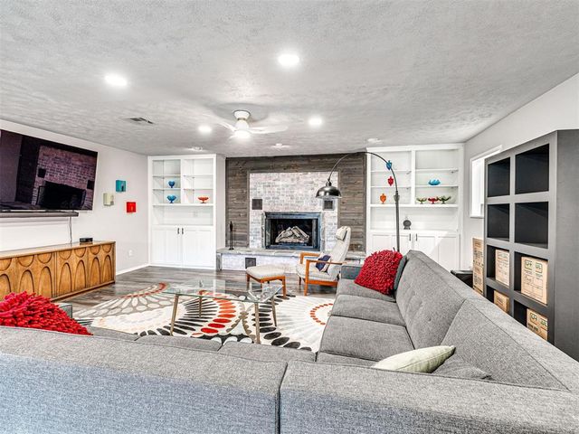 10505 Lyndon Road, The Village, OK 73120