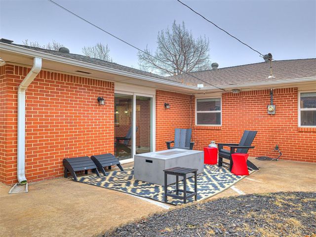 10505 Lyndon Road, The Village, OK 73120