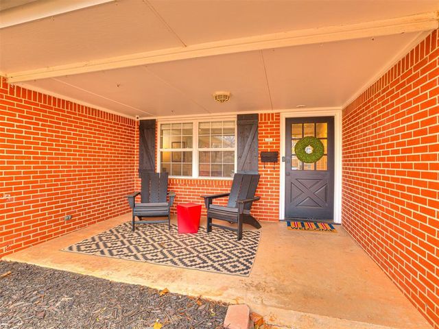 10505 Lyndon Road, The Village, OK 73120