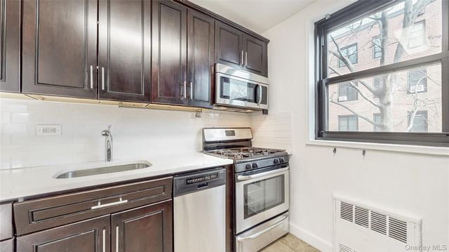 139-15 83rd Avenue 503, Briarwood, NY 11435