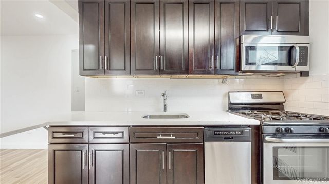 139-15 83rd Avenue 503, Briarwood, NY 11435