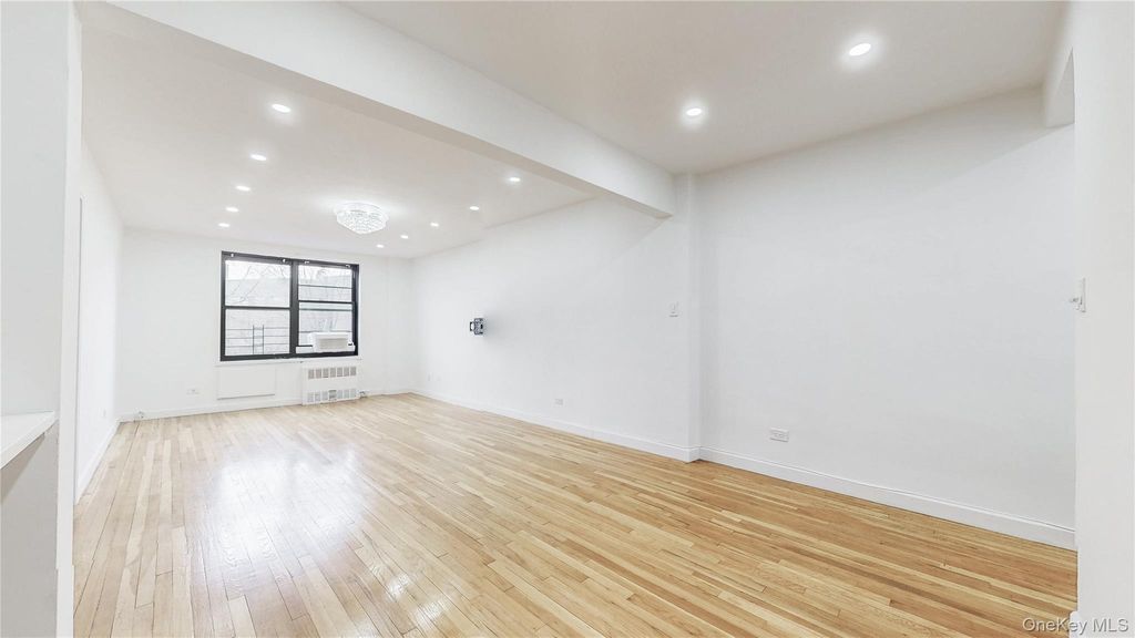 139-15 83rd Avenue 503, Briarwood, NY 11435