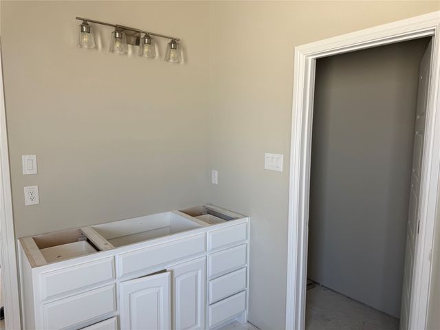 701 Broken Bow Lane, Cleburne, TX 76033