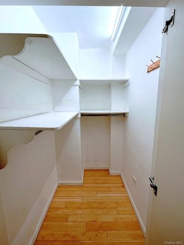 142-05 Roosevelt Avenue 415, Flushing, NY 11354