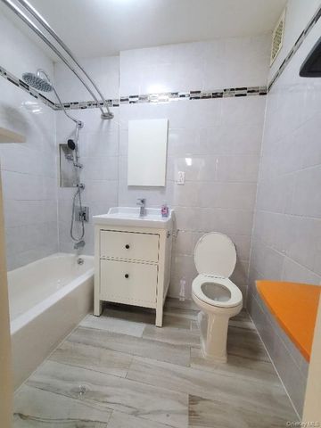 142-05 Roosevelt Avenue 415, Flushing, NY 11354
