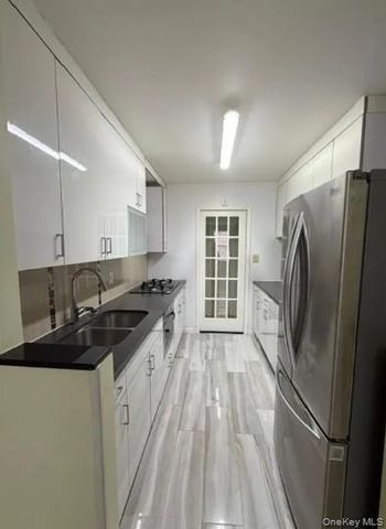 142-05 Roosevelt Avenue 415, Flushing, NY 11354