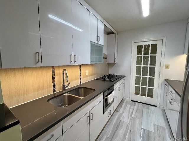 142-05 Roosevelt Avenue 415, Flushing, NY 11354