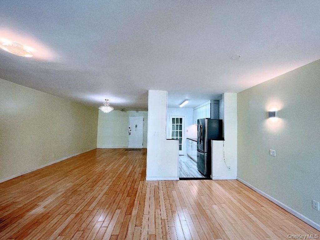 142-05 Roosevelt Avenue 415, Flushing, NY 11354 — photo 4