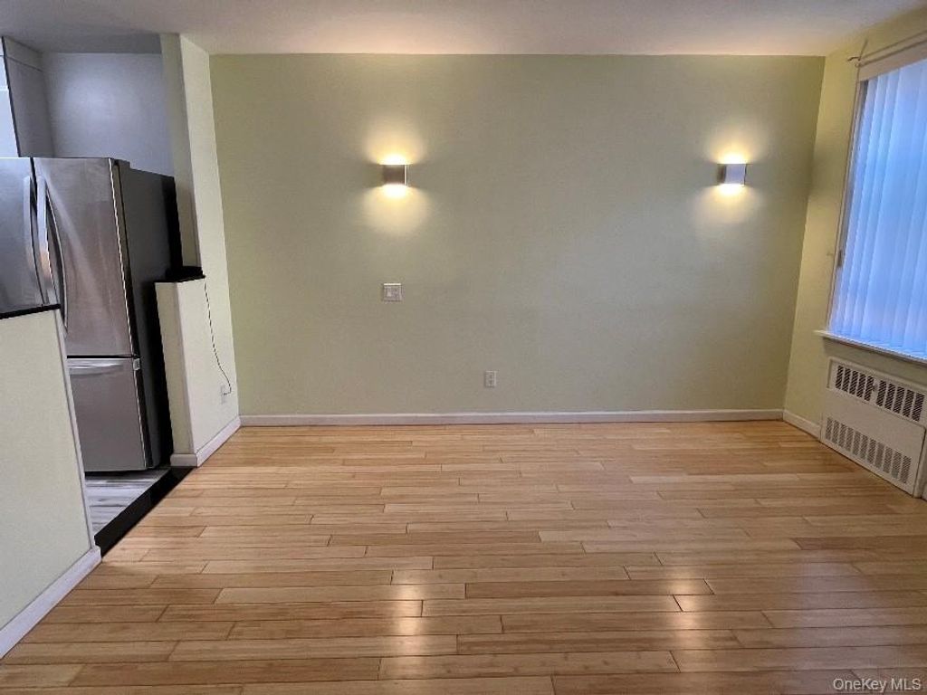142-05 Roosevelt Avenue 415, Flushing, NY 11354 — photo 5