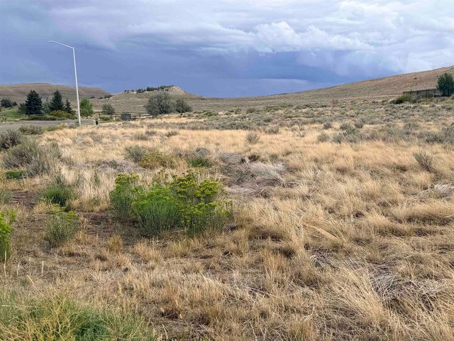 714 Olive Glenn Dr, Cody, WY 82414 property photo