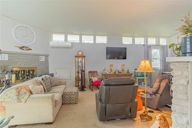 897 CR 454, Lake Panasoffkee, FL 33538