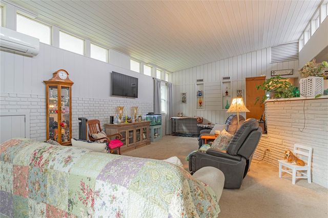 897 CR 454, Lake Panasoffkee, FL 33538