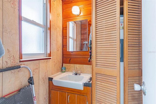 897 CR 454, Lake Panasoffkee, FL 33538