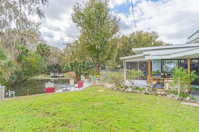 897 CR 454, Lake Panasoffkee, FL 33538