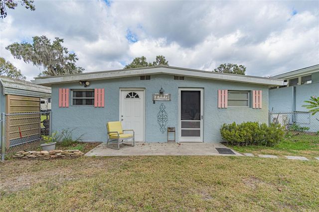 897 CR 454, Lake Panasoffkee, FL 33538