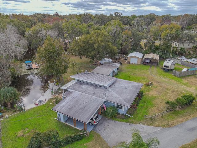 897 CR 454, Lake Panasoffkee, FL 33538