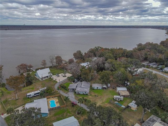 897 CR 454, Lake Panasoffkee, FL 33538