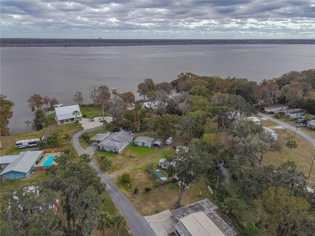 897 CR 454, Lake Panasoffkee, FL 33538