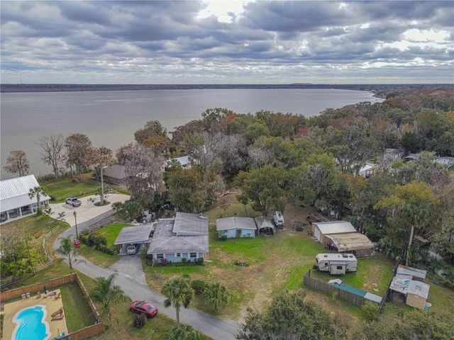 897 CR 454, Lake Panasoffkee, FL 33538