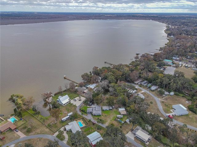 897 CR 454, Lake Panasoffkee, FL 33538