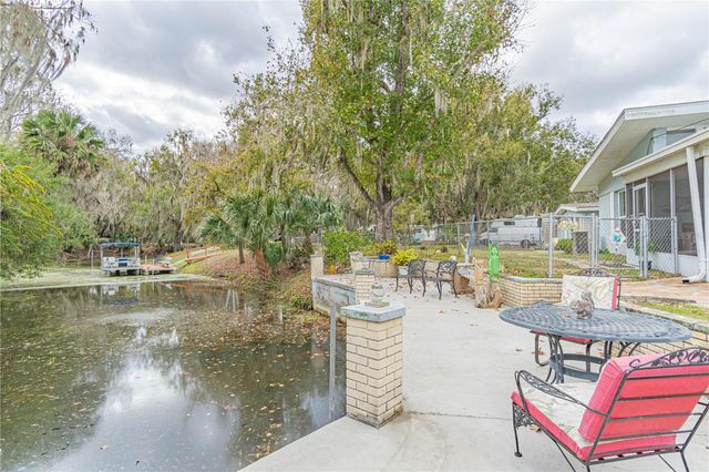 897 CR 454, Lake Panasoffkee, FL 33538