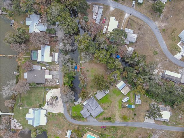 897 CR 454, Lake Panasoffkee, FL 33538