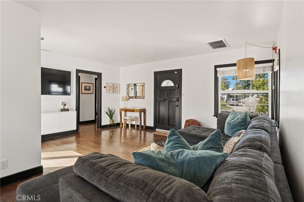 6636 Yarmouth, Reseda, CA 91335 — photo 5