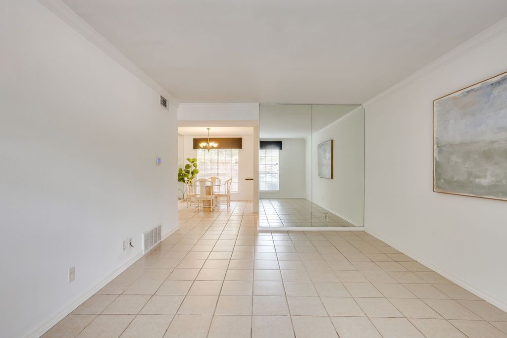 901 Roaring Springs Road, Fort Worth, TX 76114 — photo 4