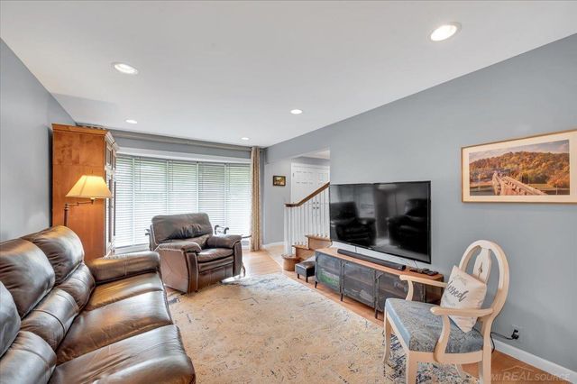 55767 Sandy Lane, Shelby Twp, MI 48316