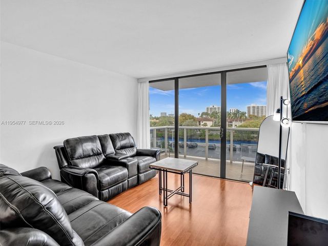 3675 N Country Club Dr 410, Aventura, FL 33180