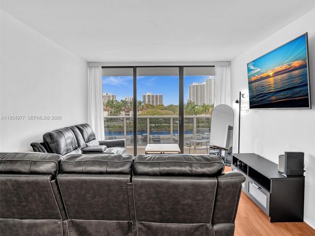 3675 N Country Club Dr 410, Aventura, FL 33180