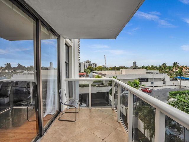 3675 N Country Club Dr 410, Aventura, FL 33180