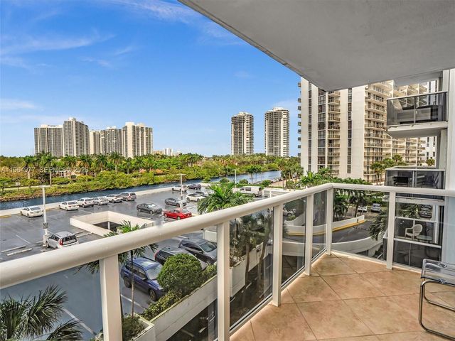 3675 N Country Club Dr 410, Aventura, FL 33180