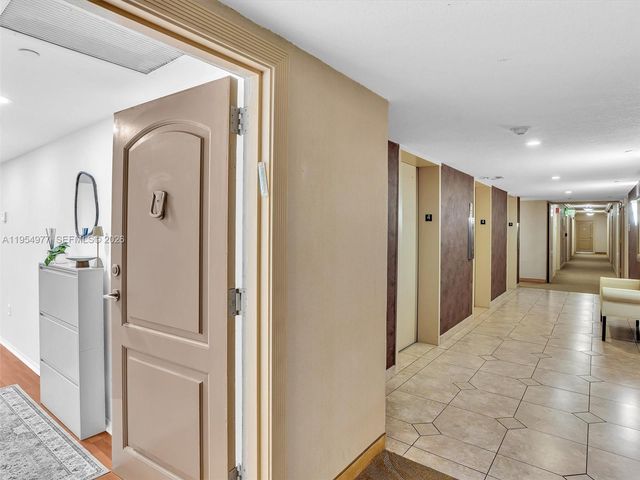 3675 N Country Club Dr 410, Aventura, FL 33180