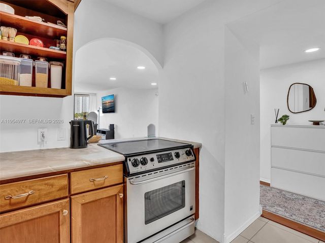 3675 N Country Club Dr 410, Aventura, FL 33180