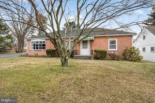 18441 WOODSIDE DR, Hagerstown, MD 21740