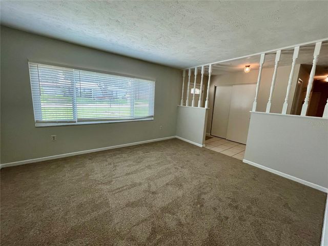 6112 E 112TH AVENUE, Temple Terrace, FL 33617