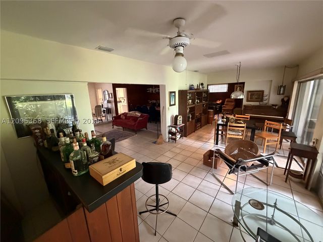 1819 N 51st Ave, Hollywood, FL 33021